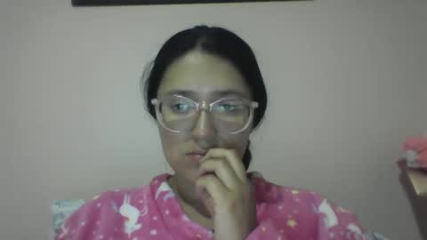 Snapshot of sweetyypeach chatting on 03/11/25, 03:05 sweetyypeach online show from 03/11/25, 03:05