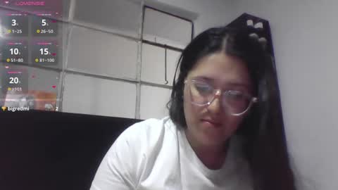 Snapshot of sweetyypeach chatting on 09/23/25, 10:02 sweetyypeach online show from 09/23/25, 10:02