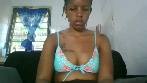Snapshot of sweetz_candice chatting on 03/25/26, 12:11 sweetz_candice online show from 03/25/26, 12:11