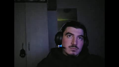 Snapshot of swepy88 chatting on 10/05/25, 05:00 Swepy online show from 10/05/25, 05:00