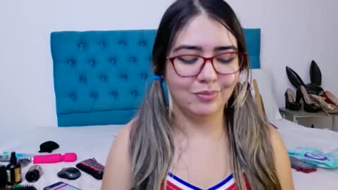 Snapshot of swetsofy chatting on 03/16/26, 10:58 soffya online show from 03/16/26, 10:58