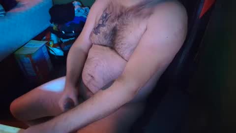 Snapshot of swollverine chatting on 10/18/25, 03:53 swollverine online show from 10/18/25, 03:53