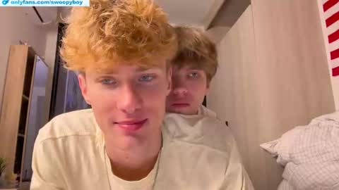 Snapshot of swoopyboy chatting on 11/18/25, 01:37 swoopyboy online show from 11/18/25, 01:37