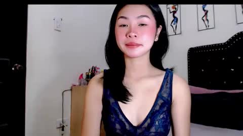 Holly online show from 11/09/25, 01:59