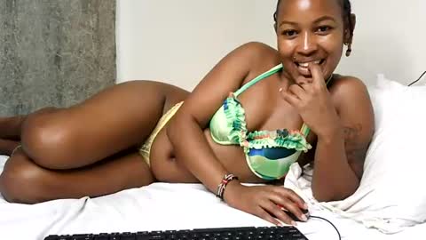 Snapshot of swt_bby chatting on 07/01/26, 12:51 swt_bby online show from 07/01/26, 12:51