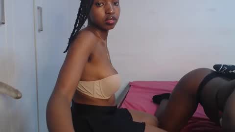 Snapshot of swyt_camillah chatting on 10/19/25, 05:24 Camillah online show from 10/19/25, 05:24