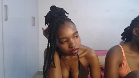 Snapshot of swyt_camillah chatting on 10/21/25, 03:35 Camillah online show from 10/21/25, 03:35
