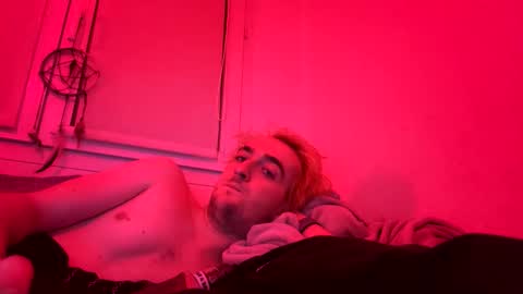 Snapshot of sxynner chatting on 01/08/26, 06:26 sXyez online show from 01/08/26, 06:26