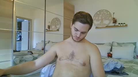 syl092 online show from 11/13/25, 01:32