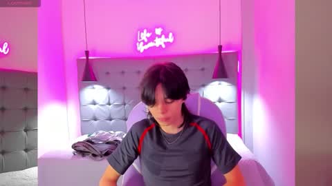 Snapshot of sylasfrost chatting on 11/26/25, 10:27 sylasfrost online show from 11/26/25, 10:27