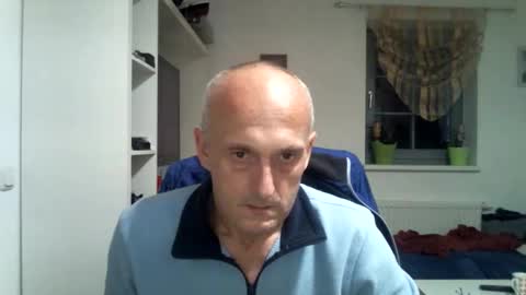 Snapshot of sylverstart92 chatting on 01/01/25, 05:00 sylverstart92 online show from 01/01/25, 05:00