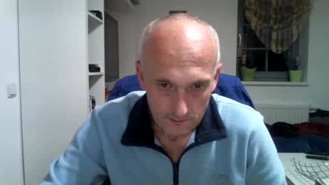 Snapshot of sylverstart92 chatting on 01/03/25, 07:50 sylverstart92 online show from 01/03/25, 07:50