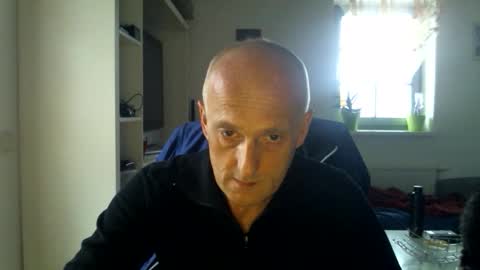 Snapshot of sylverstart92 chatting on 02/16/25, 03:16 sylverstart92 online show from 02/16/25, 03:16
