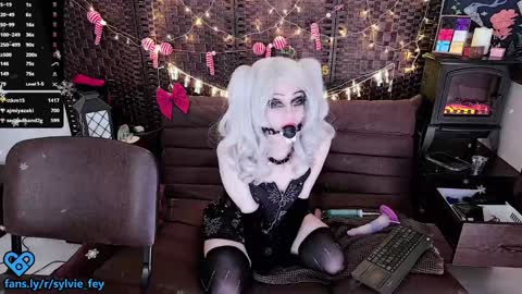 Sylvie online show from 01/01/25, 05:43