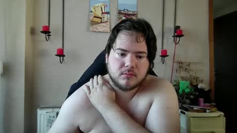 Snapshot of sympon1e chatting on 12/17/25, 10:43 sympon1e online show from 12/17/25, 10:43