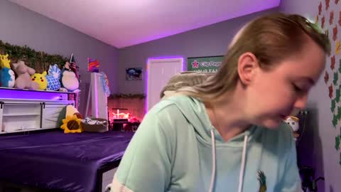 Snapshot of syndica chatting on 02/03/26, 01:26 Jennah online show from 02/03/26, 01:26