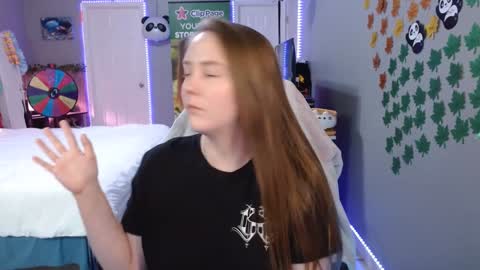 Snapshot of syndica chatting on 02/27/26, 09:26 Jennah online show from 02/27/26, 09:26