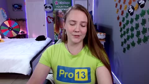 Snapshot of syndica chatting on 03/08/26, 02:04 Jennah online show from 03/08/26, 02:04