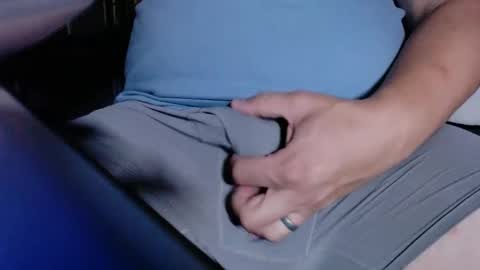 Snapshot of synth6969 chatting on 09/11/25, 02:55 Dad Bod online show from 09/11/25, 02:55
