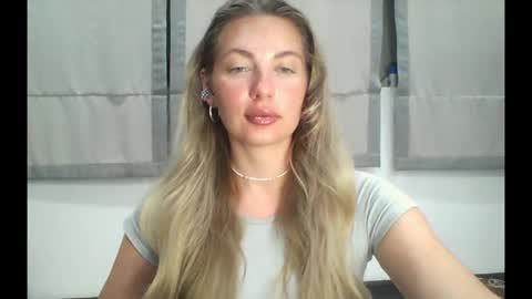 Snapshot of syrami chatting on 03/23/26, 04:22 syrami online show from 03/23/26, 04:22