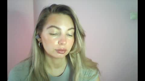 Snapshot of syrami chatting on 05/03/26, 09:15 syrami online show from 05/03/26, 09:15