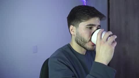 t0ny_wylie online show from 12/21/24, 08:07