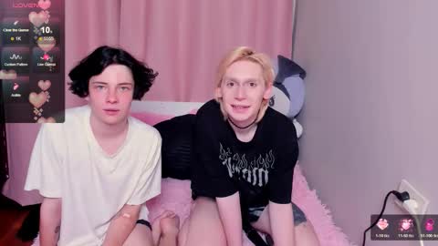 Snapshot of t3r1yak1_family chatting on 11/09/25, 01:04 Milan boy black hair Adam blondy online show from 11/09/25, 01:04