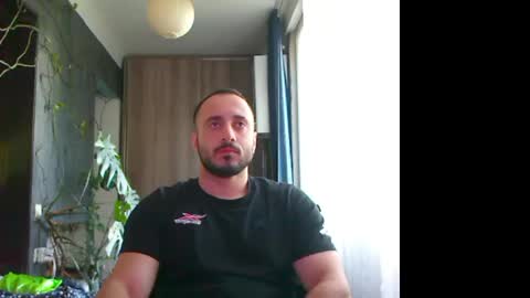 Huracane online show from 04/25/26, 03:42