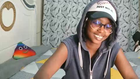 Snapshot of t_okyo chatting on 01/05/26, 05:27 TOKYO online show from 01/05/26, 05:27