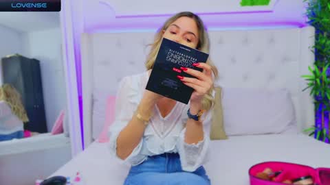 Snapshot of taahiraarabian chatting on 12/21/24, 01:53 Arianna online show from 12/21/24, 01:53