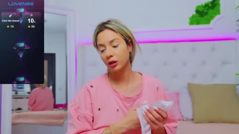 Snapshot of taahiraarabian chatting on 01/13/25, 01:17 Arianna online show from 01/13/25, 01:17