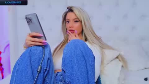 Snapshot of taahiraarabian chatting on 02/18/25, 07:41 Arianna online show from 02/18/25, 07:41