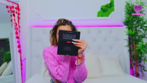 Snapshot of taahiraarabian chatting on 03/05/25, 01:17 Arianna online show from 03/05/25, 01:17