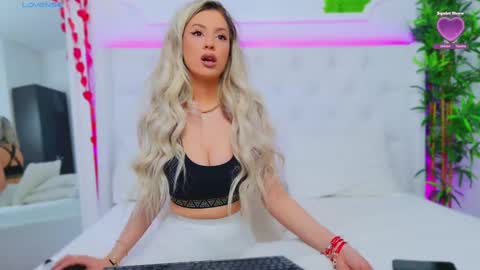 Snapshot of taahiraarabian chatting on 03/06/25, 01:46 Arianna online show from 03/06/25, 01:46