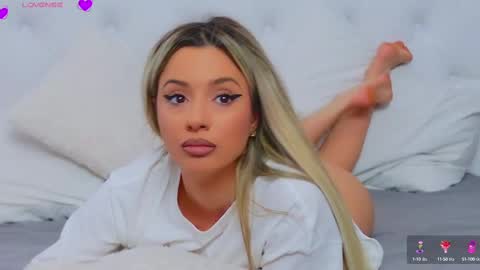 Snapshot of taahiraarabian chatting on 03/12/25, 04:56 Arianna online show from 03/12/25, 04:56