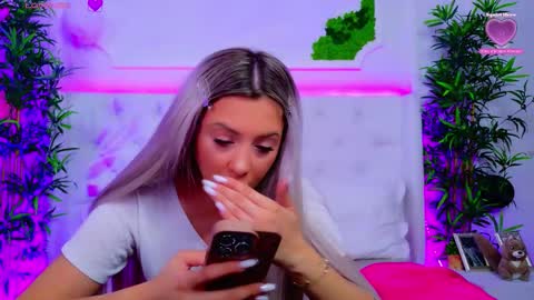 Snapshot of taahiraarabian chatting on 10/16/25, 12:28 Arianna online show from 10/16/25, 12:28