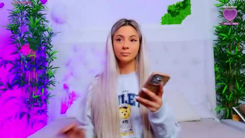 Snapshot of taahiraarabian chatting on 10/17/25, 12:08 Arianna online show from 10/17/25, 12:08