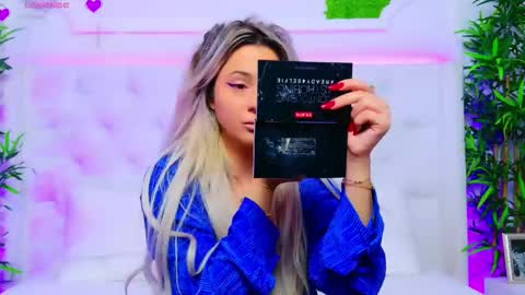 Snapshot of taahiraarabian chatting on 11/07/25, 01:22 Arianna online show from 11/07/25, 01:22