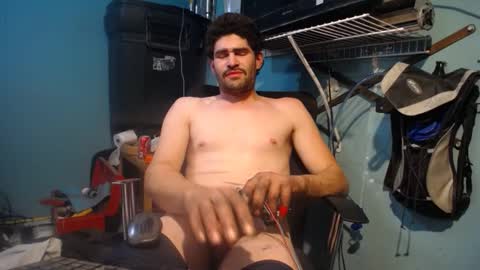 Snapshot of tabmasterx chatting on 02/13/25, 02:20 tabmasterx online show from 02/13/25, 02:20