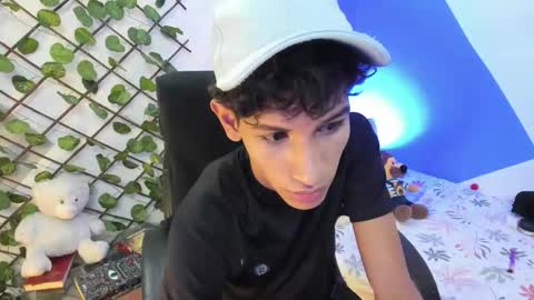 Snapshot of tachi00 chatting on 03/08/26, 02:37 Tashi00 online show from 03/08/26, 02:37