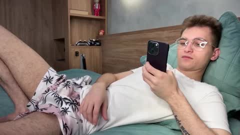 Alex online show from 02/03/26, 01:05