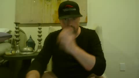 Snapshot of taiboi chatting on 12/28/24, 09:42 TaiBoi online show from 12/28/24, 09:42