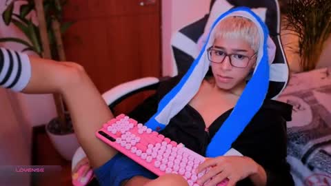 Snapshot of taichi_bluy chatting on 09/26/25, 06:28 taichi online show from 09/26/25, 06:28