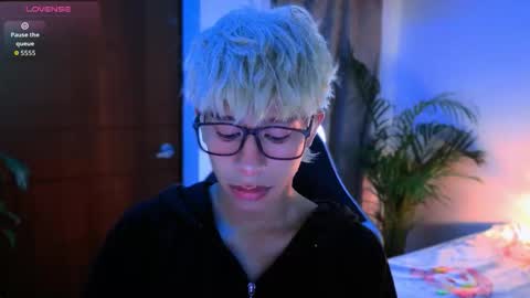 Snapshot of taichi_bluy chatting on 10/21/25, 07:20 taichi online show from 10/21/25, 07:20