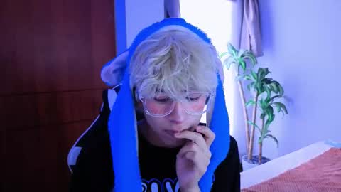 taichi online show from 11/15/25, 06:15