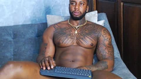 Tairon Tucke online show from 12/26/24, 02:33