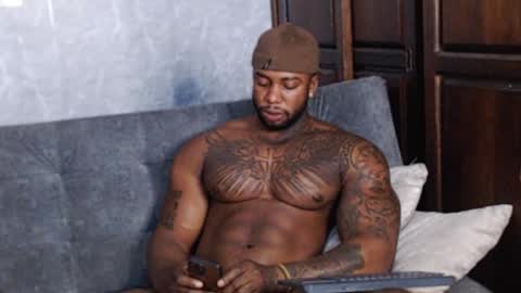 Tairon Tucke online show from 01/17/25, 11:40