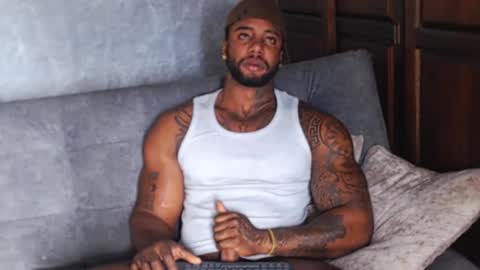 Tairon Tucke online show from 01/24/25, 01:14