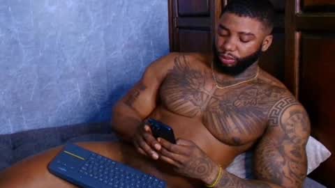 Tairon Tucke online show from 03/02/25, 05:54