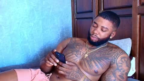 Tairon Tucke online show from 03/02/25, 02:10